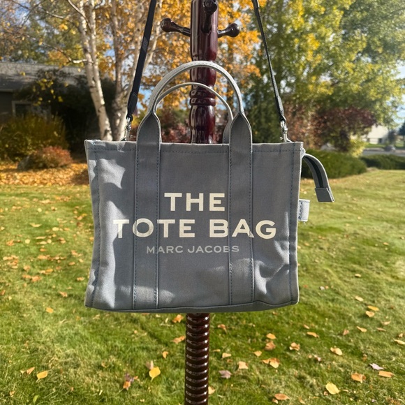 Marc Jacobs Medium Light Blue Tote Bag - Picture 16 of 16